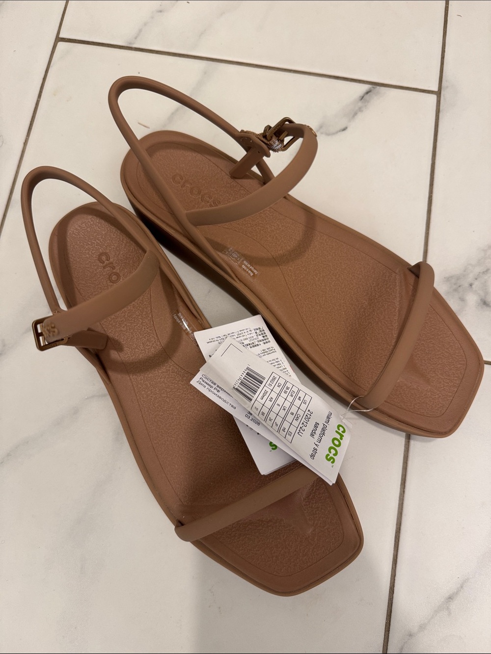CROCS Women's Miami Y-strap Platform Sandals - Picture 5 of 5